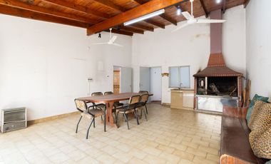 VENTA CASA 3 AMBIENTES MORON