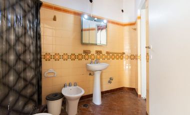 VENTA CASA 3 AMBIENTES MORON