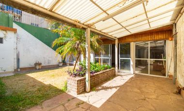 VENTA CASA 3 AMBIENTES MORON