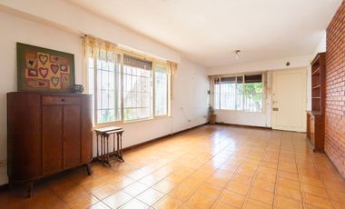 VENTA CASA 3 AMBIENTES MORON