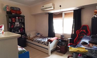 OPORTUNIDAD         CASA/CHALET DE 3 AMB. AMPLIOS, COCHERA YJARDIN CON PARRILLA