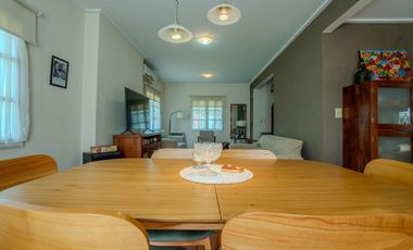 CASA VENTA GONNET 3 DORMITORIOS PARQUE APTO BANCO