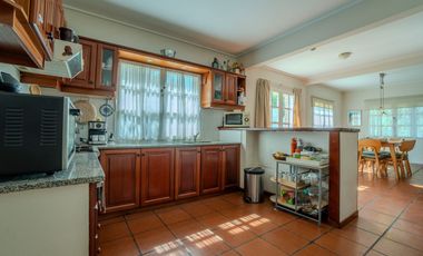 CASA VENTA GONNET 3 DORMITORIOS PARQUE APTO BANCO