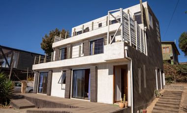 INCREIBLE CASA EN VENTA CON VISTA ESPECTACULAR