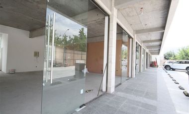 Local Comercial en Arriendo en Av. Vitacura // Gerónimo de Alderete // Las Hualtatas