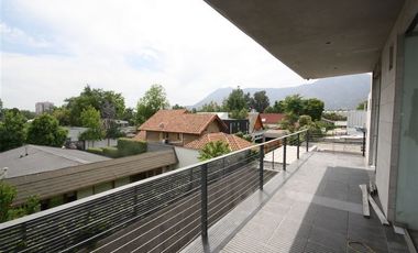 Local Comercial en Arriendo en Av. Vitacura // Gerónimo de Alderete // Las Hualtatas