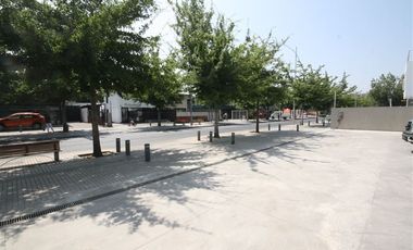 Local Comercial en Arriendo en Av. Vitacura // Gerónimo de Alderete // Las Hualtatas