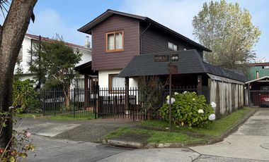 ACOGEDORA CASA REMODELADA POBLACION FERROVIARIA