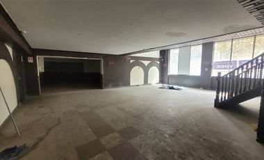 Local Comercial en Arriendo en Local de 524 m2 con frente a Alameda, al lado Hotel San Francisco