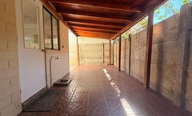 Casa en Arriendo en Manuel Rodríguez 27. La Cruz