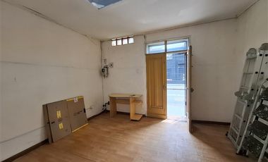 Local Comercial en Venta en 145 m2 en 213 de terreno renovado. 3 accesos independientes