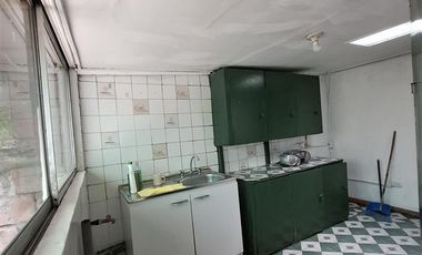 Local Comercial en Venta en 145 m2 en 213 de terreno renovado. 3 accesos independientes