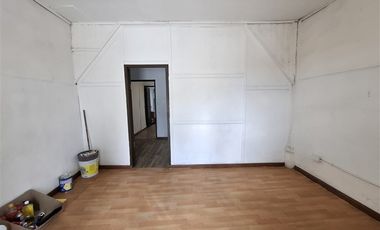 Local Comercial en Venta en 145 m2 en 213 de terreno renovado. 3 accesos independientes