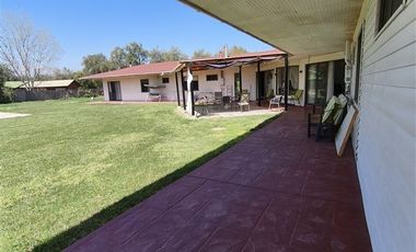 Casa en Venta en condominio los comendadores de batuco sitio 20