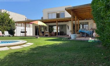 Casa en Venta en Santa Elena - Chicureo