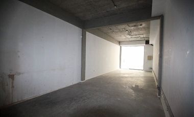 Local Comercial en Arriendo en Av. Vitacura // Gerónimo de Alderete // Las Hualtatas
