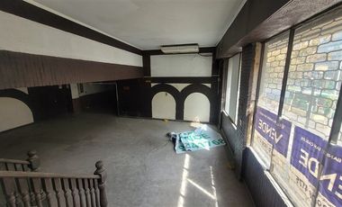 Local Comercial en Arriendo en Local de 524 m2 con frente a Alameda, al lado Hotel San Francisco
