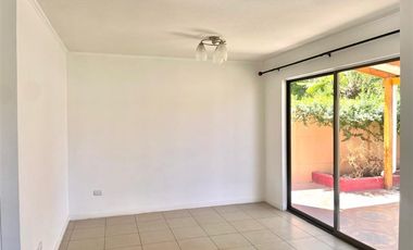 Casa en Arriendo en Avenida Santa Cruz 291. La Cruz