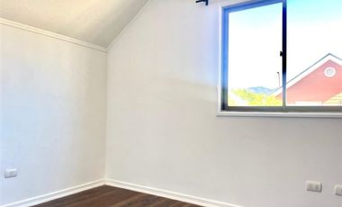 Casa en Arriendo en Avenida Santa Cruz 291. La Cruz