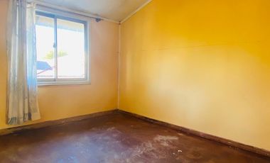 CASA DE DOS PISOS EN PLENA POBLACION