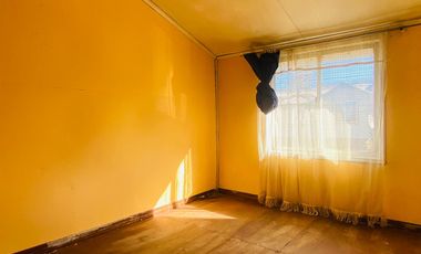 CASA DE DOS PISOS EN PLENA POBLACION