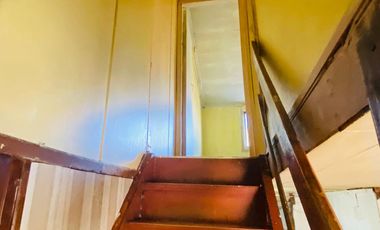 CASA DE DOS PISOS EN PLENA POBLACION