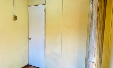 CASA DE DOS PISOS EN PLENA POBLACION