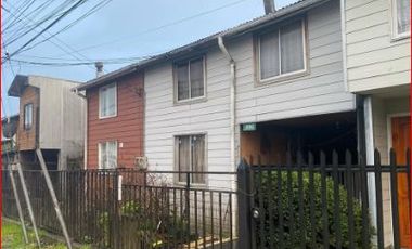 CASA DE DOS PISOS EN PLENA POBLACION