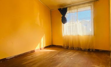 CASA DE DOS PISOS EN PLENA POBLACION