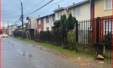 CASA DE DOS PISOS EN PLENA POBLACION