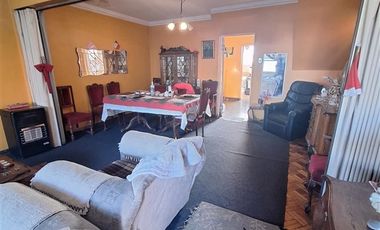 Casa en Venta en Metro Blanqueado Quinta Normal Calle Tadeo Vargas