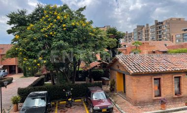 Preciosa y acogedora casa muy amplia.