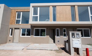 ALQUILER DUPLEX CON JARDIN PROPIO - ALDEANA PILAR