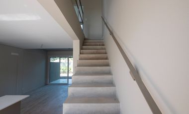 ALQUILER DUPLEX CON JARDIN PROPIO - ALDEANA PILAR