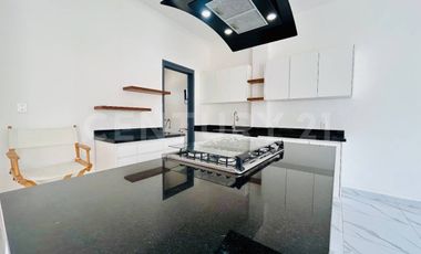 Casa en Venta | Arbolada a Estrenar | 3 recámaras | Alberca