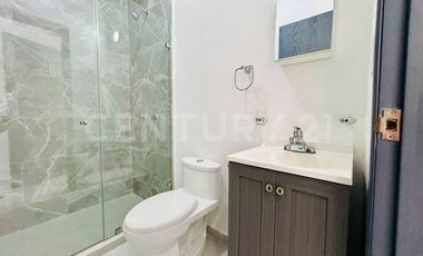 Casa en Venta | Arbolada a Estrenar | 3 recámaras | Alberca