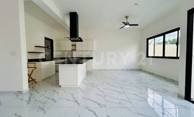 Casa en Venta | Arbolada a Estrenar | 3 recámaras | Alberca
