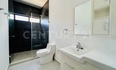 Casa en Venta | Arbolada a Estrenar | 3 recámaras | Alberca