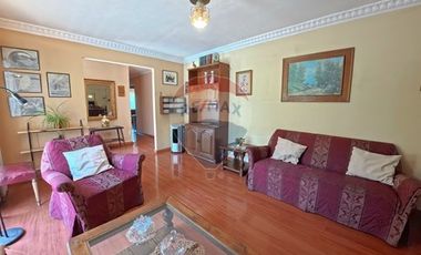 Encantadora Casa, con Gran Terreno 370 Mts2, Macul