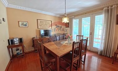 Encantadora Casa, con Gran Terreno 370 Mts2, Macul