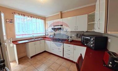 Encantadora Casa, con Gran Terreno 370 Mts2, Macul