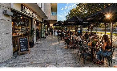 ¡Se Arrienda Local en Av. Las Condes, Santiago!