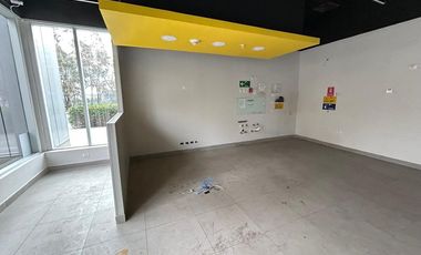 Local Esquina Los Militares, Las Condes