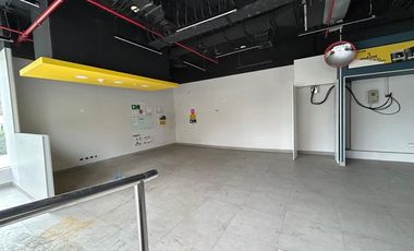 Local Esquina Los Militares, Las Condes