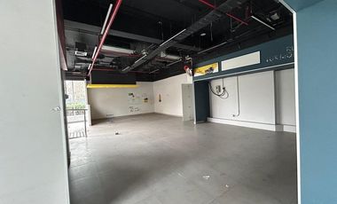 Local Esquina Los Militares, Las Condes