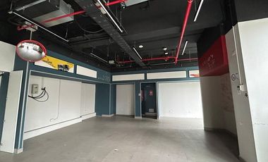 Local Esquina Los Militares, Las Condes