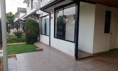 A POCOS PASOS DE COLEGIO ALBORADA