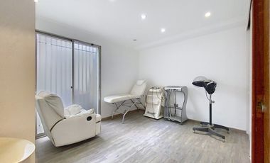 LOS DOMINICOS CERCANO A ROTONDA ATENAS