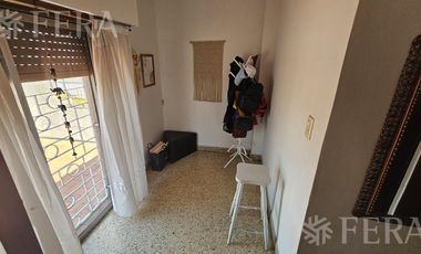 Venta de casa de 5 ambientes con cochera y quincho en Wilde