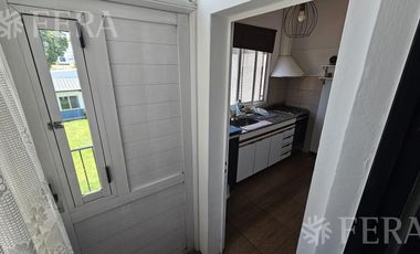 Venta de casa de 5 ambientes con cochera y quincho en Wilde